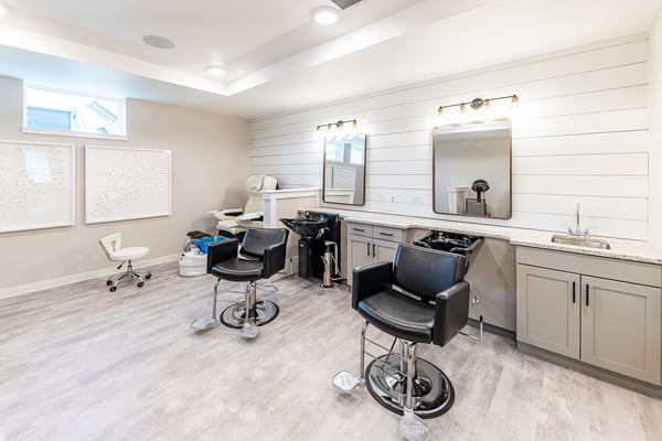 Cloverland-Park_Hair-Salon-Seating-1