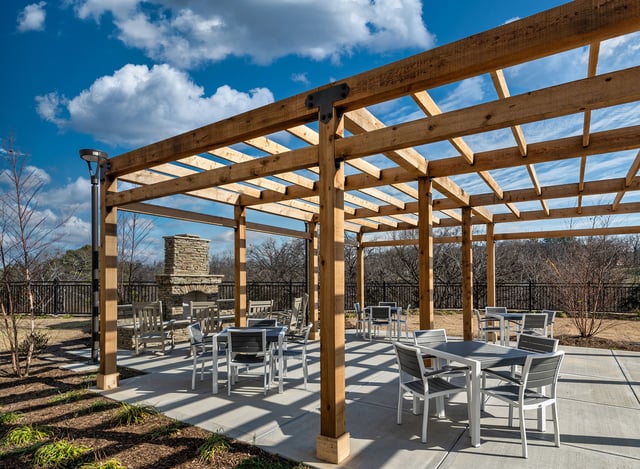 Cloverland-Park_Patio-w-Tables
